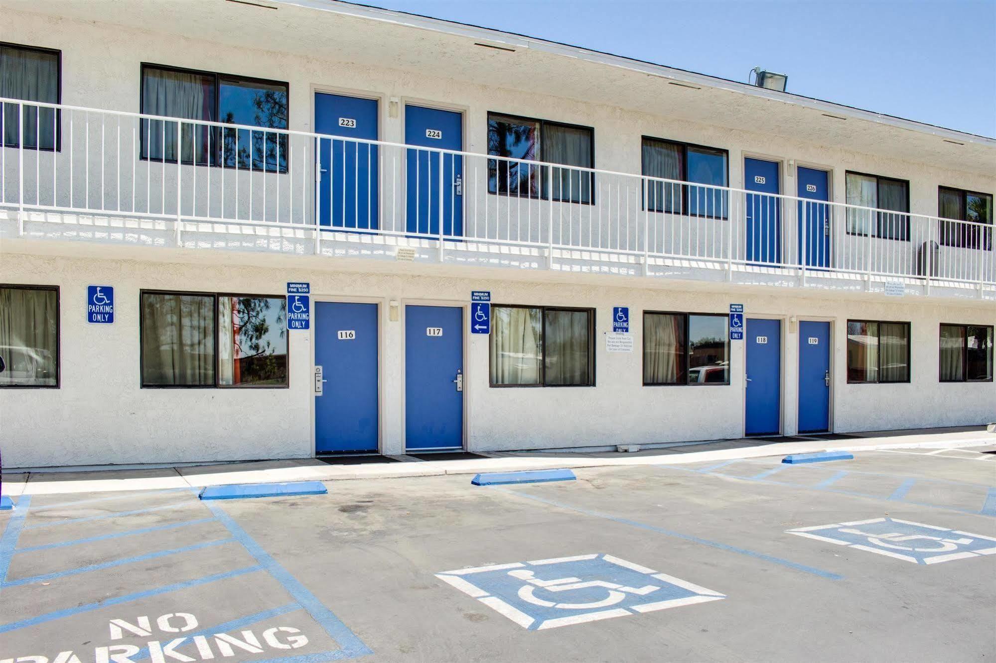 Motel 6-Bakersfield, Ca - South Exteriör bild